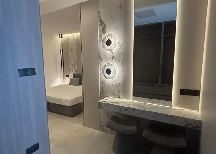 Tuck Ξενοδοχείο με διαμερίσματα 4*