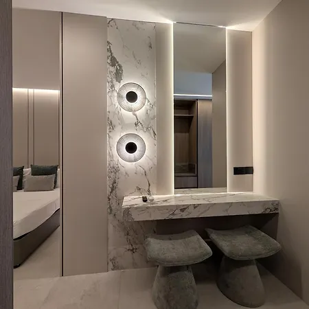 Tuck Aparthotel 4*