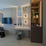 Tuck Larnaca